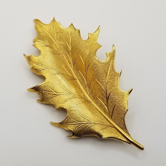 Vintage Giovanni Leaf Gold Tone Bar Pin Brooch Realistic Autumn Signed Nature 3" - Picture 4 of 7